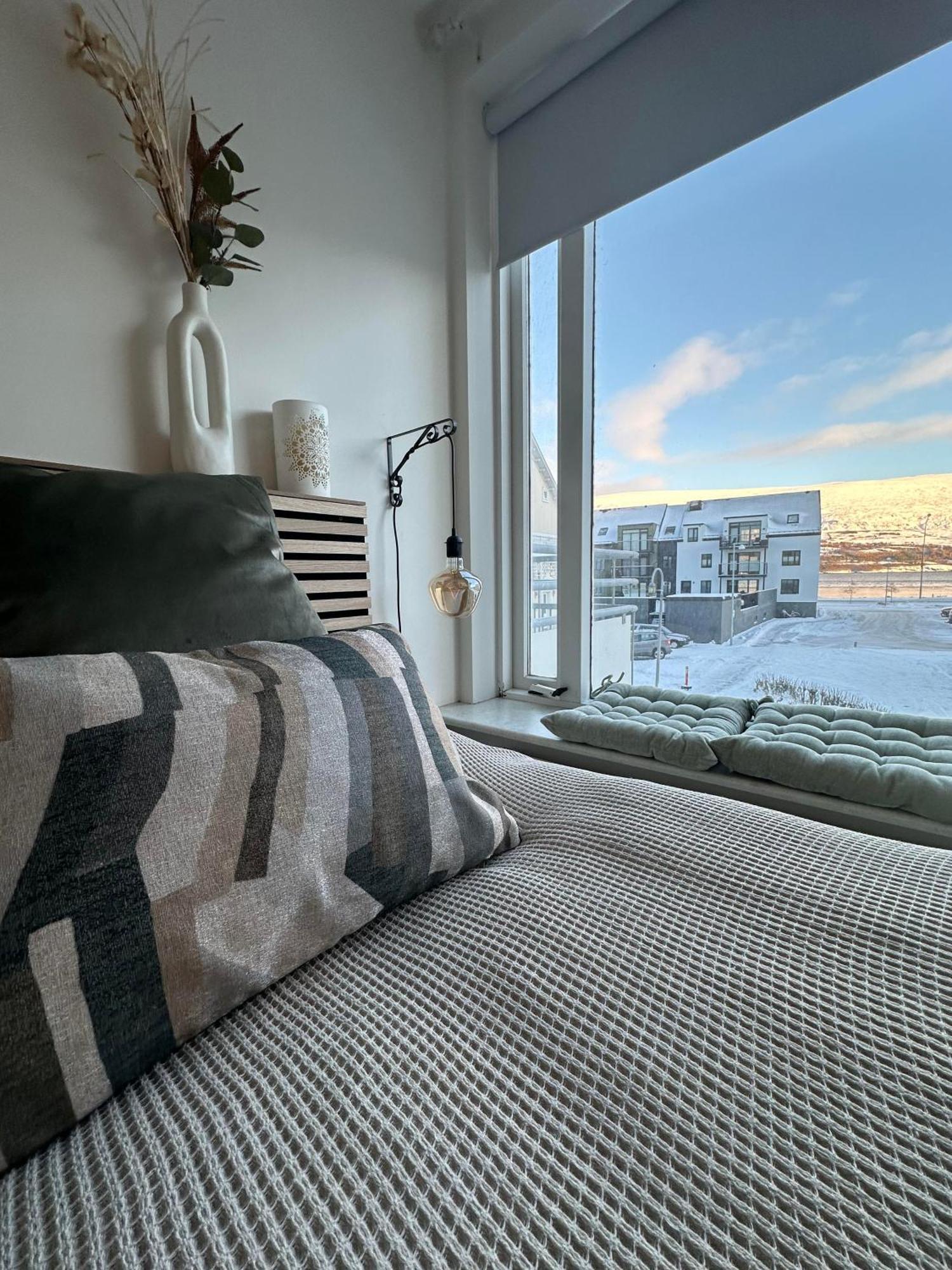 Charming Deluxe Apartment 아퀴레이리 외부 사진